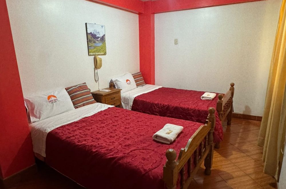 HABITACIÓN DOBLE COMPARTIDA-Lhotse Hostel-Huaraz Perú