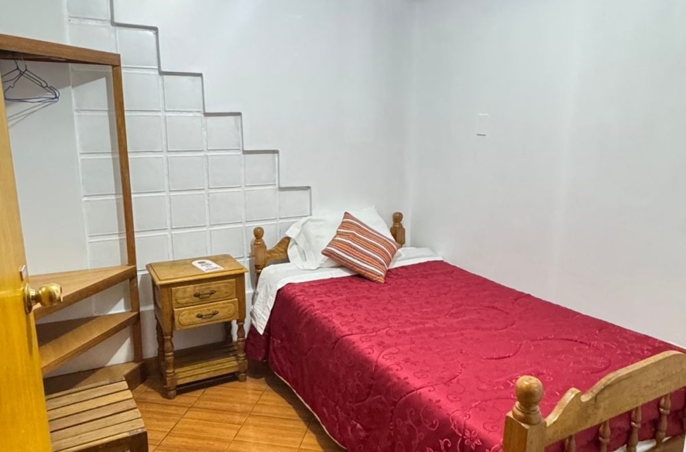 HABITACIÓN INDIVIDUAL-Lhotse Hostel-Huaraz Perú