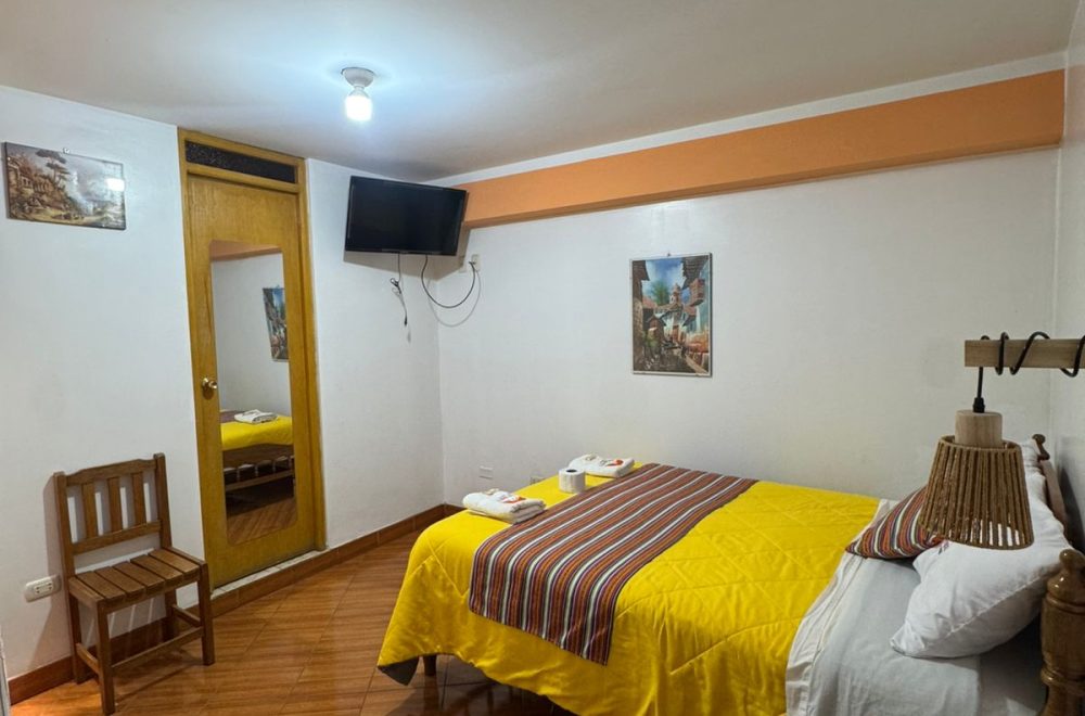 HABITACIÓN MATRIMONIAL-Lhotse Hostel-Huaraz Perú