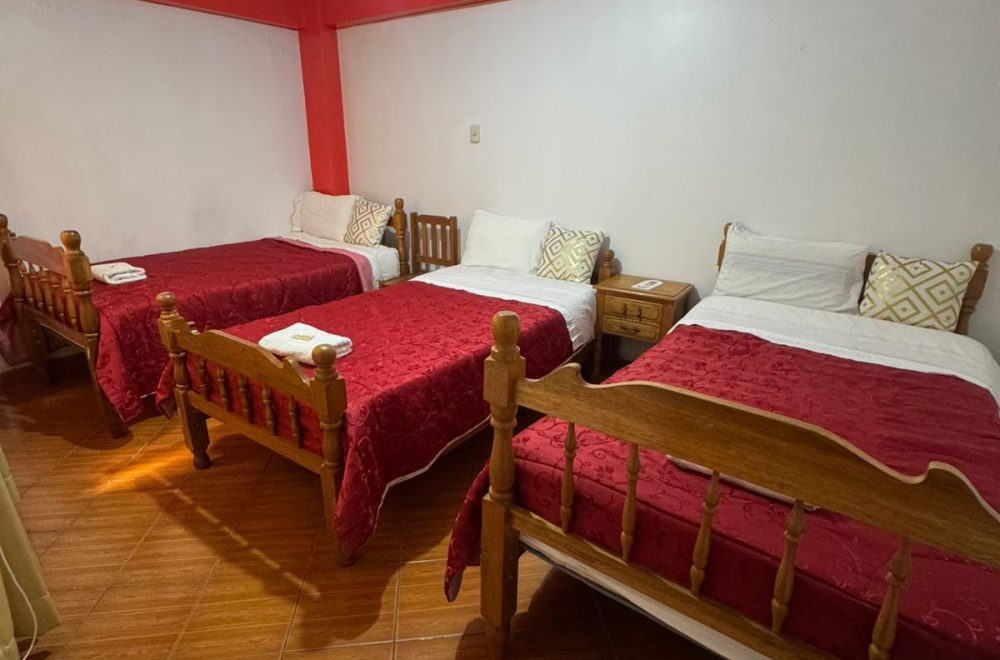 HABITACIÓN TRIPLE COMPARTIDA-Lhotse Hostel-Huaraz Perú