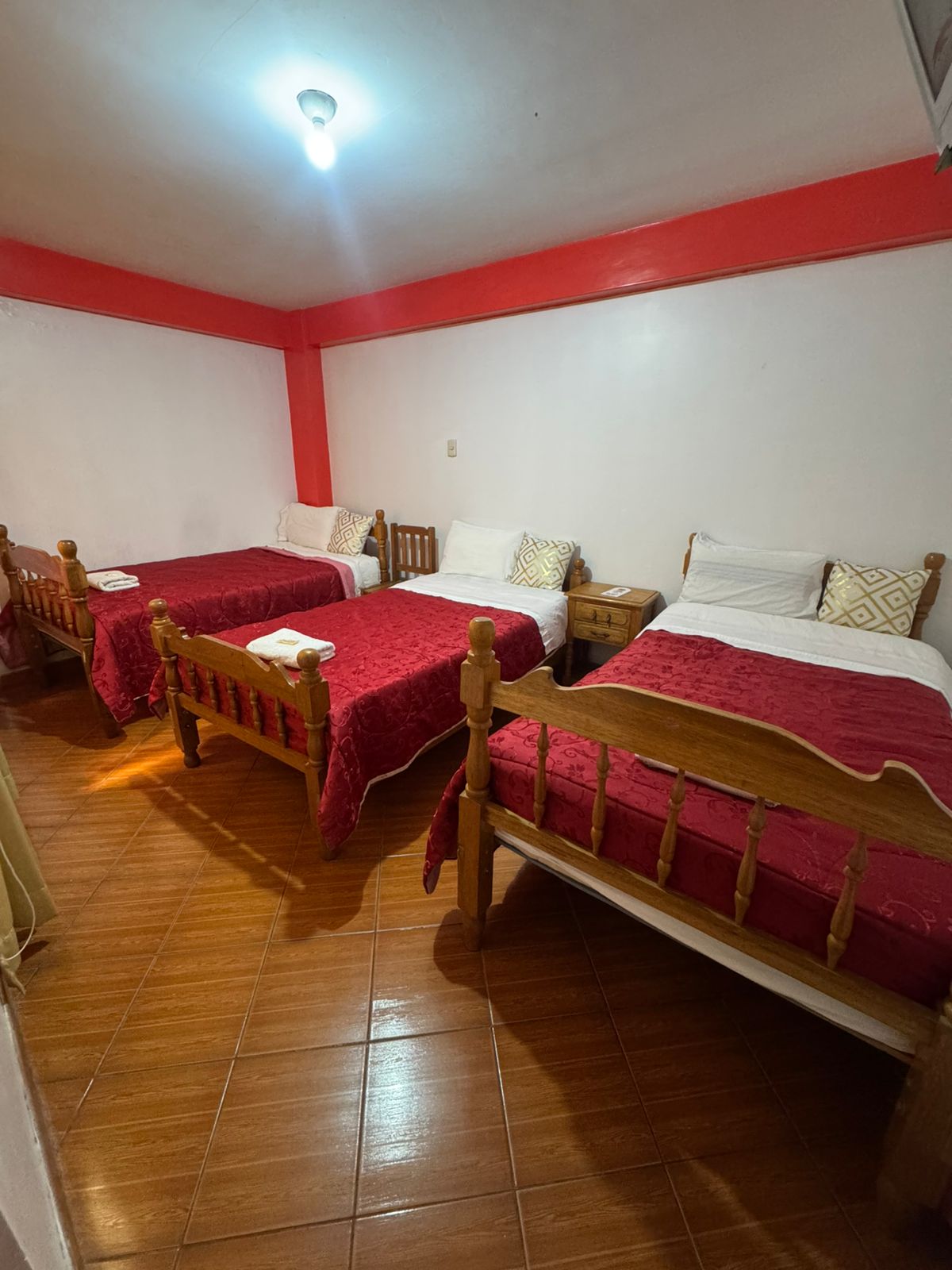 HABITACIÓN TRIPLE COMPARTIDA.(1)